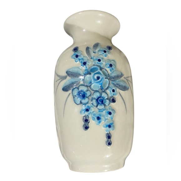 Charming forget me not vase in EXCELLENT cond!! White w/various blues! Stunner! - Picture 6 of 6